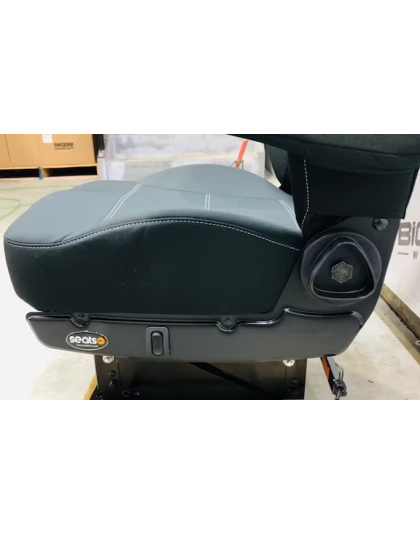 Heritage Silver Seat (Black Cloth) w/ Armrests 189800FA631